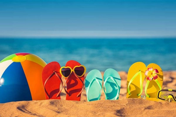 Wij zijn van 27 juli tot en met  9 augustus  met vakantie.